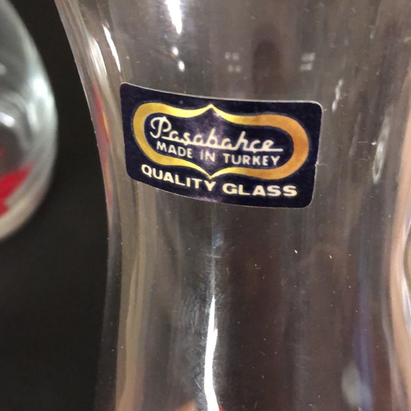 PASABAHCE poinsettia vases - Picture 3 of 6